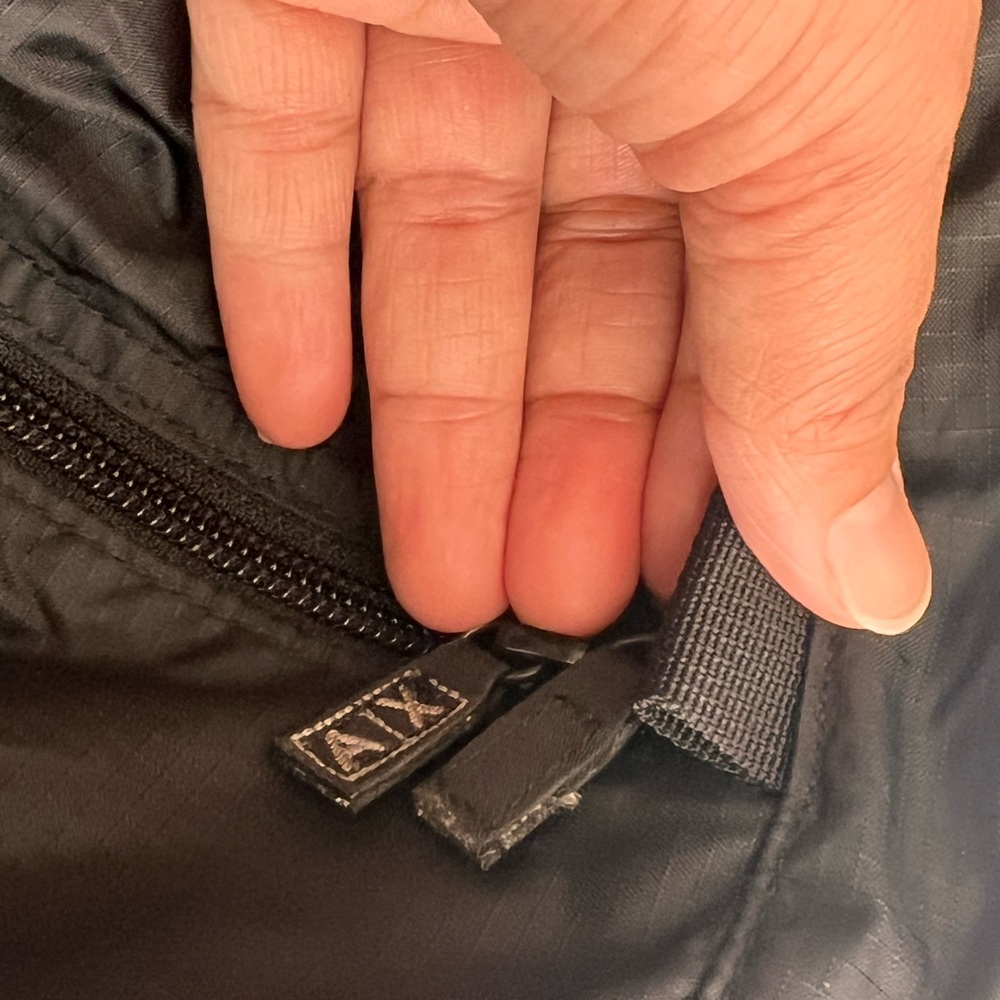 Armani Exchange bag - Picture 2 of 8